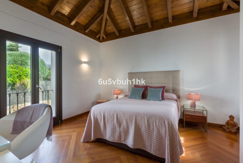 R4841407-Villa-For-Sale-Estepona-Detached-6-Beds-647-Built-11