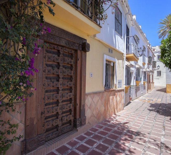 R4841818-Image 1-Terraced - 3 Beds - 191 Built