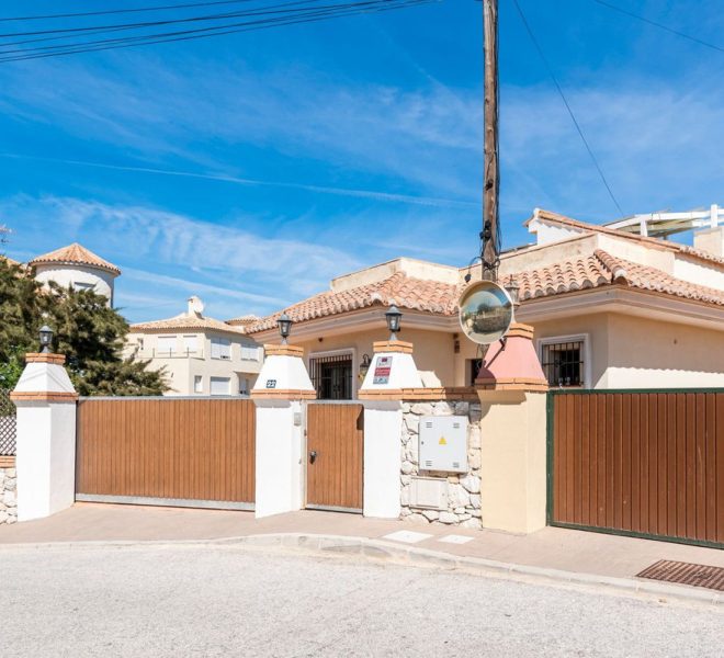 R4849075-Image 1-Semi Detached - 5 Beds - 240 Built