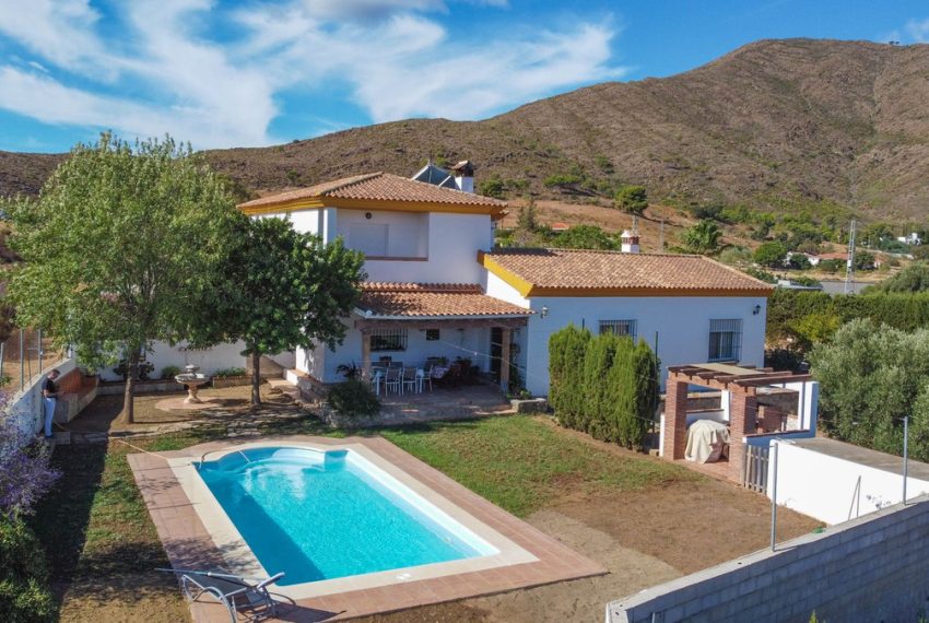 R4849909-Villa-For-Sale-Mijas-Costa-Finca-4-Beds-200-Built-3