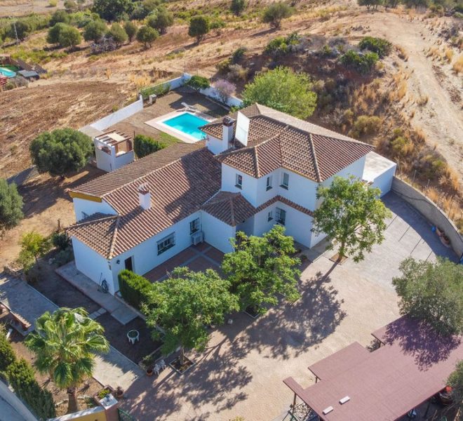 R4849909-Image 1-Finca - 4 Beds - 200 Built