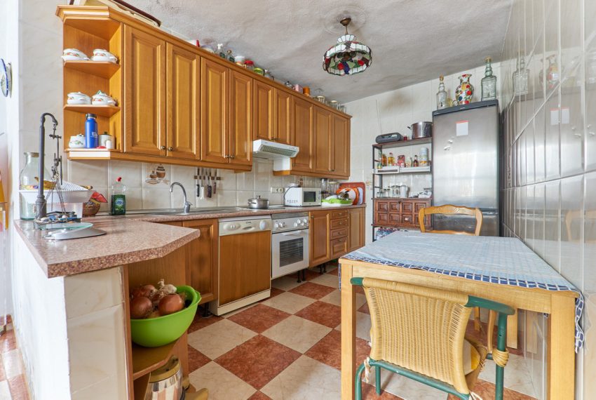 R4851118-Villa-For-Sale-Marbella-Detached-7-Beds-240-Built-4