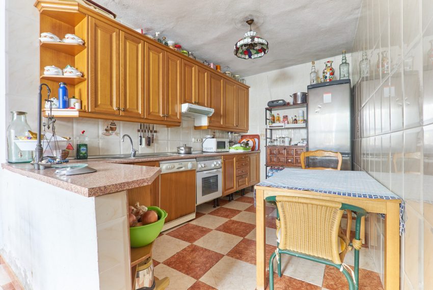 R4851118-Villa-For-Sale-Marbella-Detached-7-Beds-240-Built-6