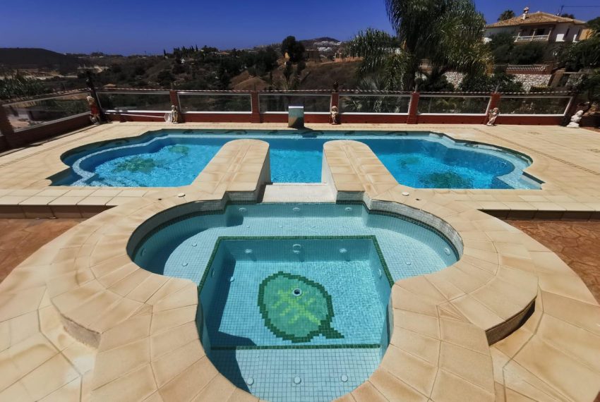 R4860961-Villa-For-Sale-Mijas-Costa-Detached-6-Beds-580-Built-3
