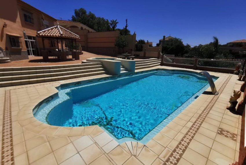 R4860961-Villa-For-Sale-Mijas-Costa-Detached-6-Beds-580-Built