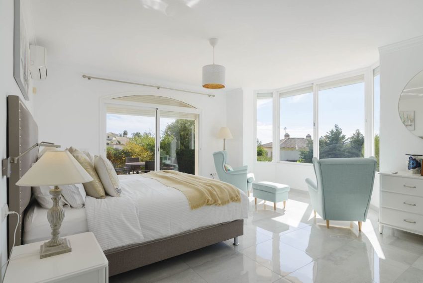 R4863988-Villa-For-Sale-Mijas-Detached-4-Beds-386-Built-4