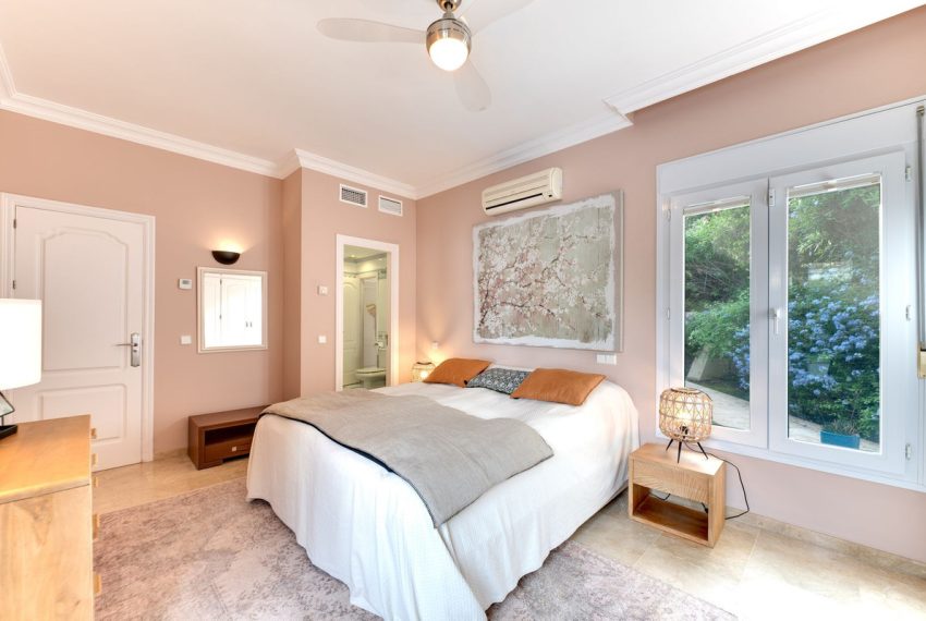 R4866718-Villa-For-Sale-Elviria-Detached-5-Beds-483-Built-13