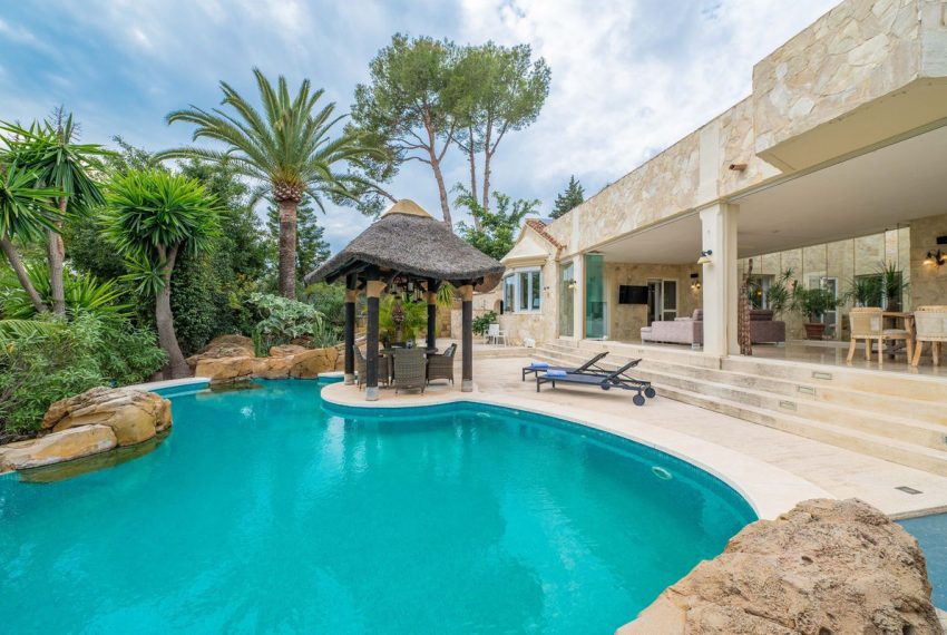 R4866718-Villa-For-Sale-Elviria-Detached-5-Beds-483-Built-2