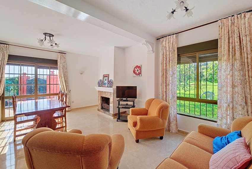 R4876840-Villa-For-Sale-El-Padron-Finca-3-Beds-126-Built-3