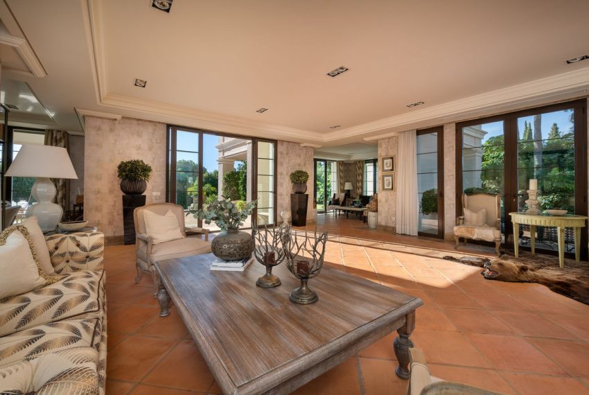 R4879378-Villa-For-Sale-Guadalmina-Baja-Detached-8-Beds-907-Built-8