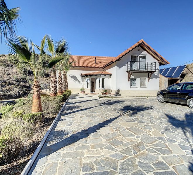 R4882384-Image 1-Detached - 6 Beds - 400 Built