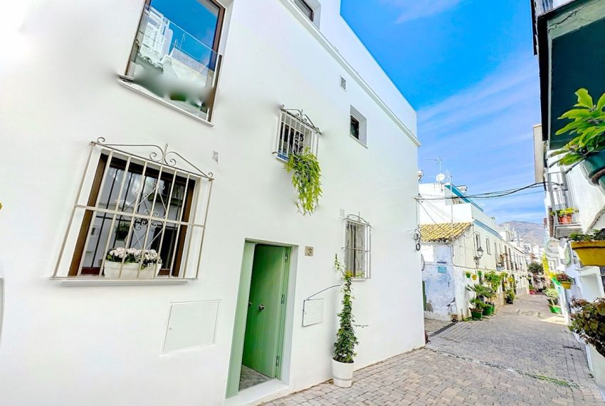 R4887925-Villa-For-Sale-Estepona-Detached-3-Beds-144-Built-2