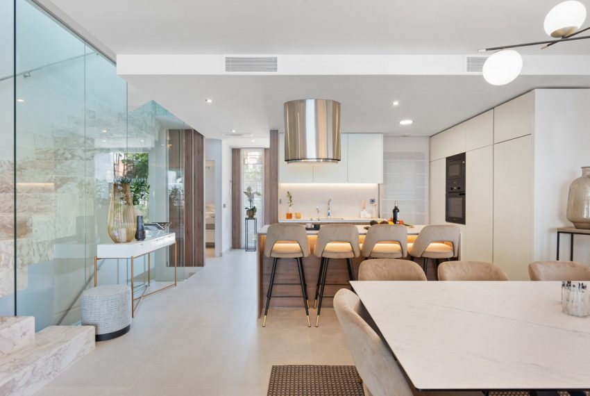R4888066-Townhouse-For-Sale-Puerto-Banus-Terraced-5-Beds-265-Built-1
