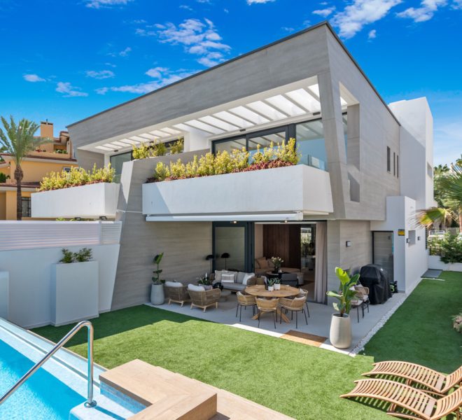 R4888066-Image 1-Terraced - 5 Beds - 265 Built