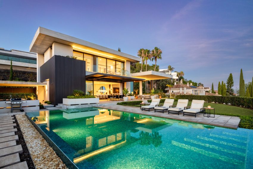 R4888126-Villa-For-Sale-La-Quinta-Detached-6-Beds-630-Built