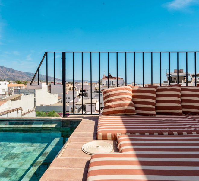 R4888519-Image 1-Terraced - 3 Beds - 138 Built