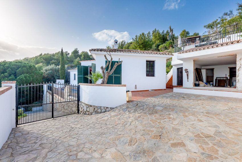 R4892887-Villa-For-Sale-Mijas-Detached-4-Beds-212-Built-3