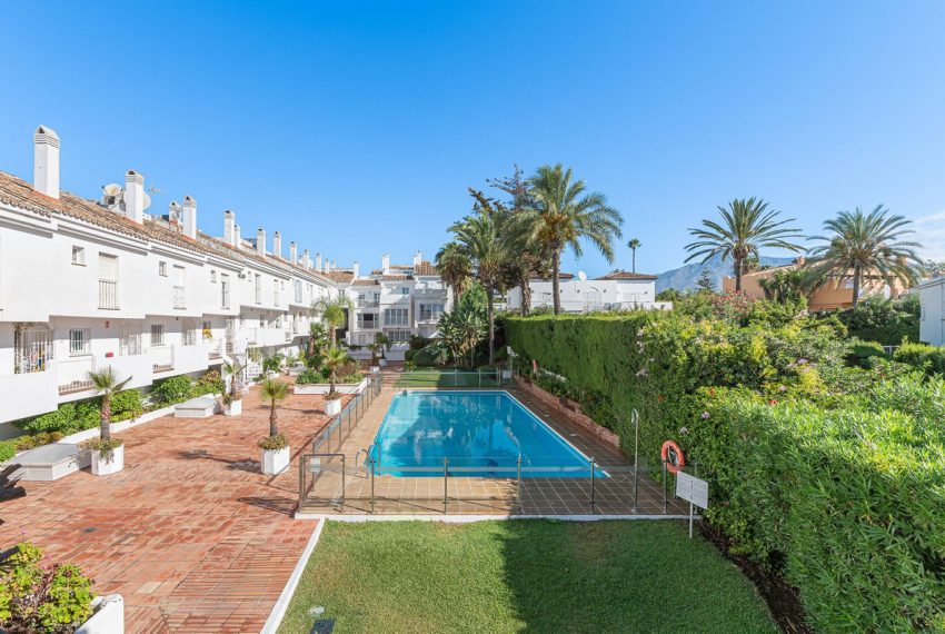 R4892908-Townhouse-For-Sale-Puerto-Banus-Semi-Detached-3-Beds-162-Built-1
