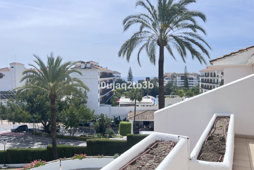 R4896064-Apartment-For-Sale-Nueva-Andalucia-Duplex-4-Beds-216-Built-5
