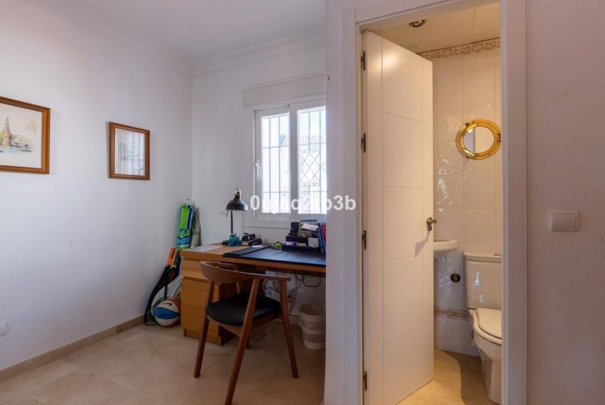 R4896064-Apartment-For-Sale-Nueva-Andalucia-Duplex-4-Beds-216-Built-6
