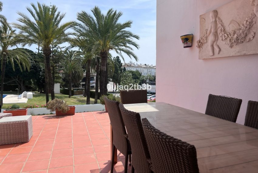 R4896064-Apartment-For-Sale-Nueva-Andalucia-Duplex-4-Beds-216-Built