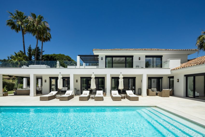 R4896784-Villa-For-Sale-Nueva-Andalucia-Detached-5-Beds-490-Built-4