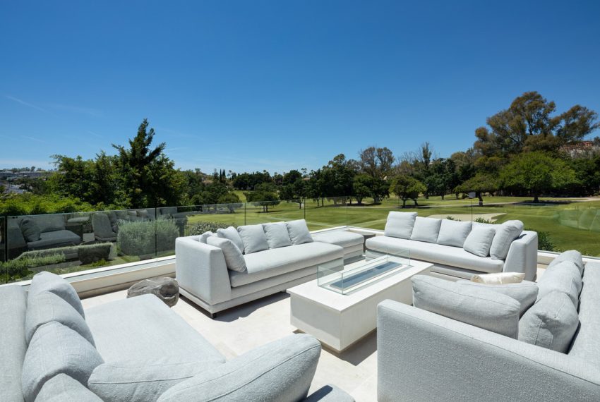 R4896784-Villa-For-Sale-Nueva-Andalucia-Detached-5-Beds-490-Built-5