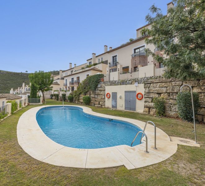 R4898050-Image 1-Semi Detached - 4 Beds - 300 Built