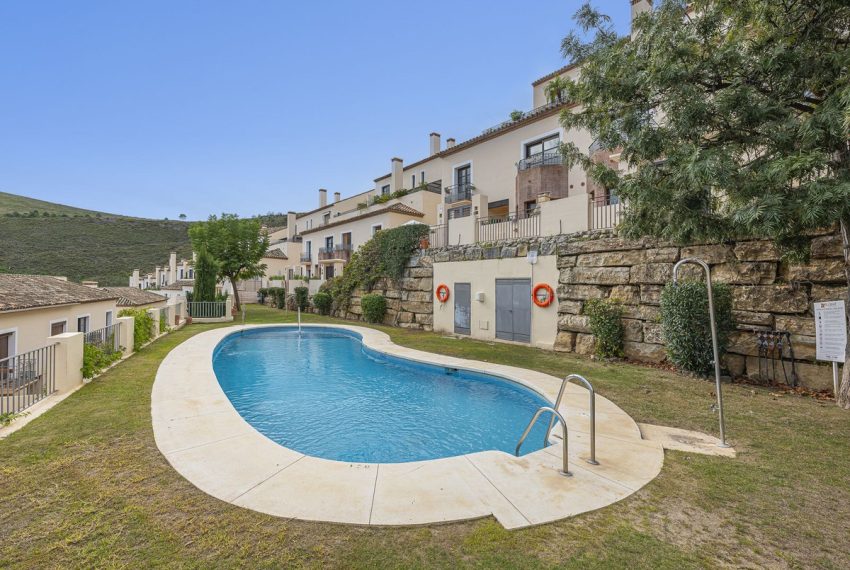 R4898050-Villa-For-Sale-Benahavis-Semi-Detached-4-Beds-300-Built
