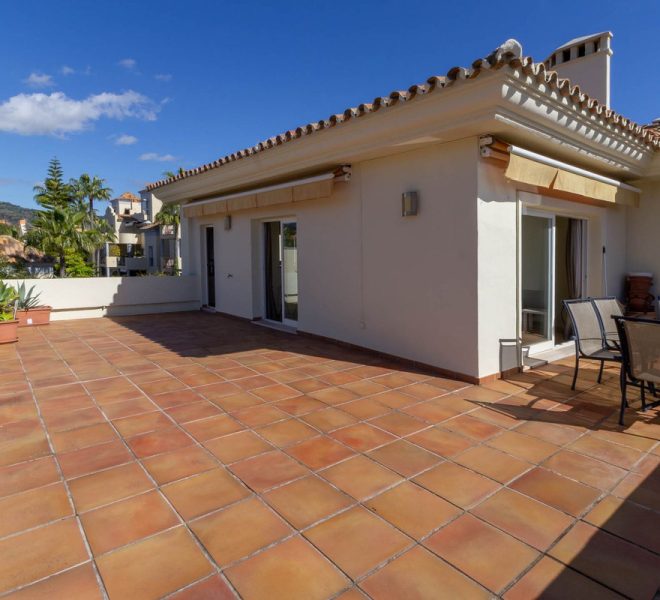 R4899046-Image 1-Penthouse - 2 Beds - 138 Built