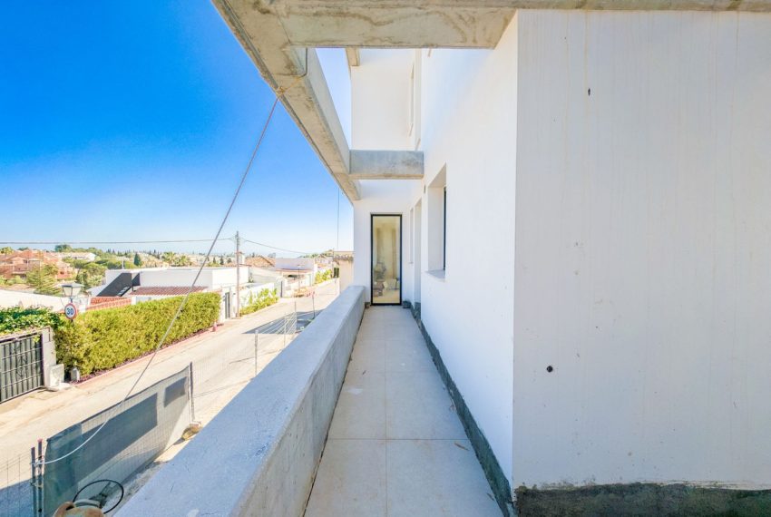 R4900186-Villa-For-Sale-Nueva-Andalucia-Detached-4-Beds-268-Built-10