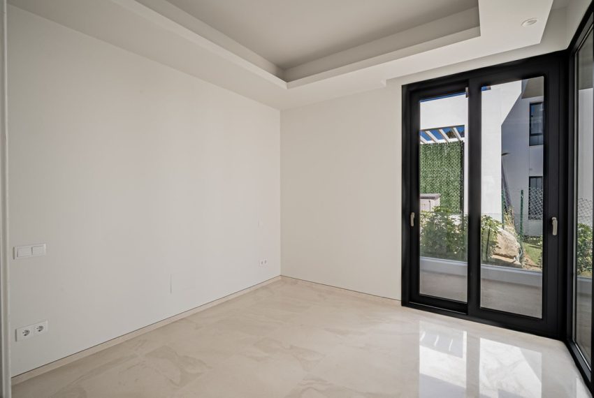 R4901131-Villa-For-Sale-El-Paraiso-Detached-6-Beds-456-Built-13