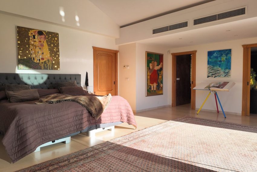 R4901698-Villa-For-Sale-Nueva-Andalucia-Detached-4-Beds-508-Built-2