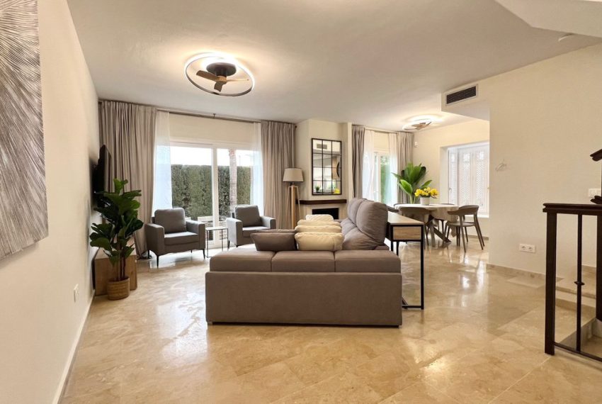 R4904863-Villa-For-Sale-Nueva-Andalucia-Semi-Detached-4-Beds-191-Built-1