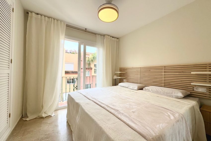 R4904863-Villa-For-Sale-Nueva-Andalucia-Semi-Detached-4-Beds-191-Built-10
