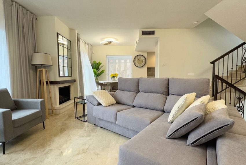 R4904863-Villa-For-Sale-Nueva-Andalucia-Semi-Detached-4-Beds-191-Built-3
