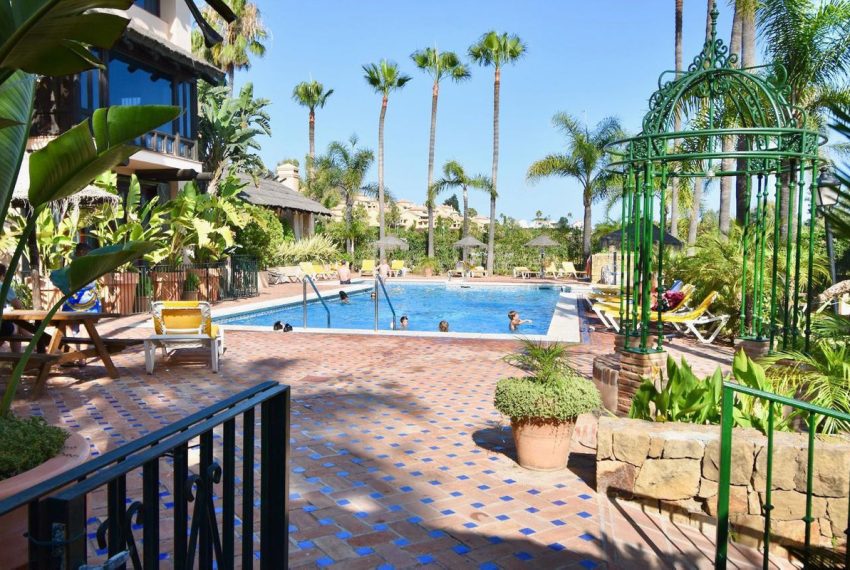 R4904863-Villa-For-Sale-Nueva-Andalucia-Semi-Detached-4-Beds-191-Built-5