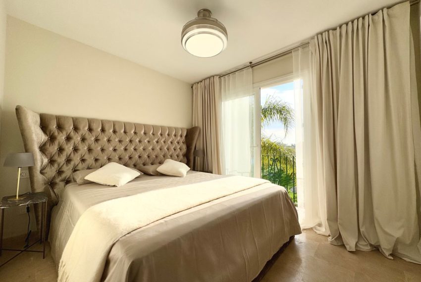 R4904863-Villa-For-Sale-Nueva-Andalucia-Semi-Detached-4-Beds-191-Built-7