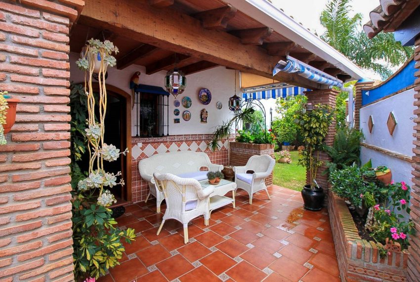 R4905835-Villa-For-Sale-Marbella-Detached-6-Beds-306-Built-1