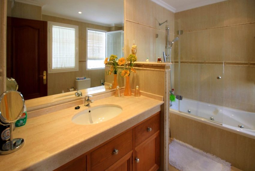 R4905835-Villa-For-Sale-Marbella-Detached-6-Beds-306-Built-10