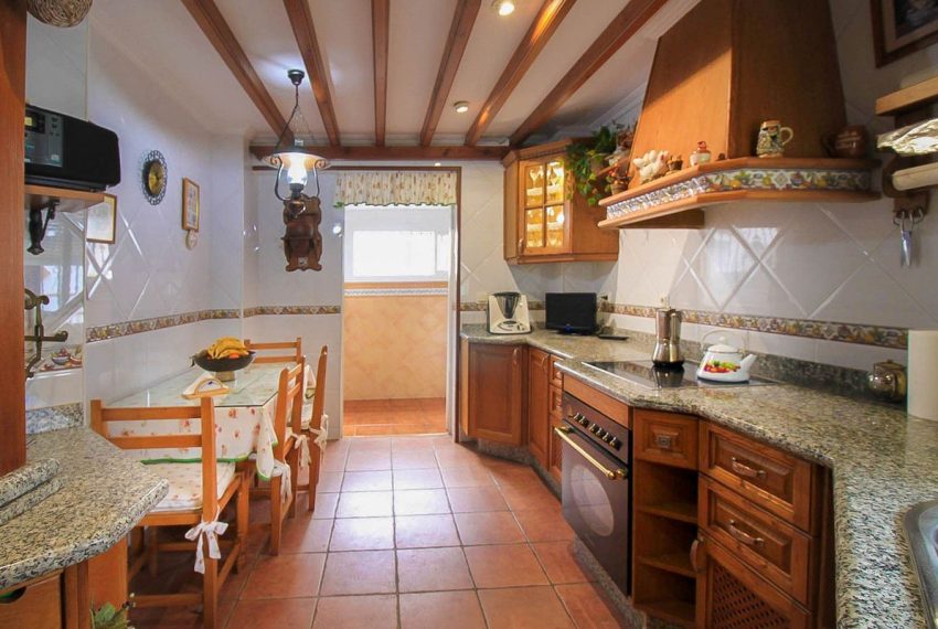 R4905835-Villa-For-Sale-Marbella-Detached-6-Beds-306-Built-3
