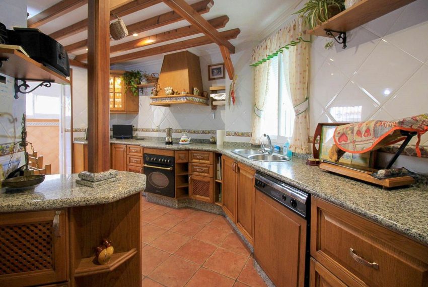 R4905835-Villa-For-Sale-Marbella-Detached-6-Beds-306-Built-4