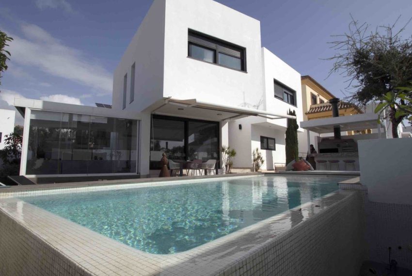 R4907845-Villa-For-Sale-Mijas-Costa-Detached-4-Beds-300-Built