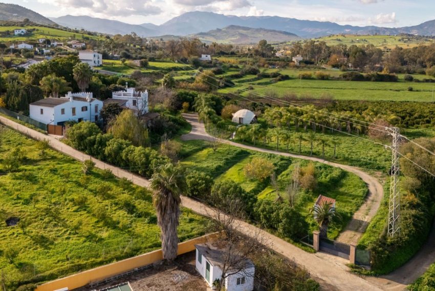 R4908751-Villa-For-Sale-Coin-Detached-8-Beds-398-Built-4