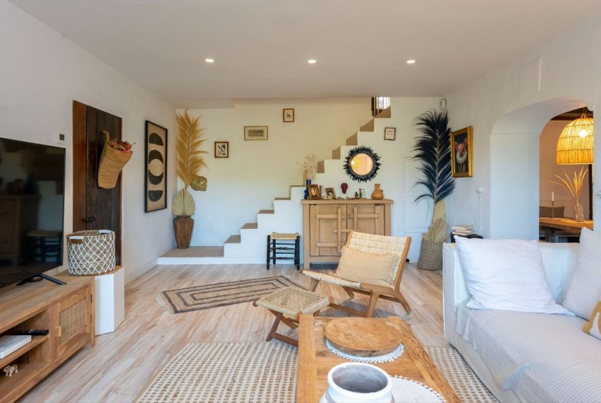 R4908751-Villa-For-Sale-Coin-Detached-8-Beds-398-Built-5