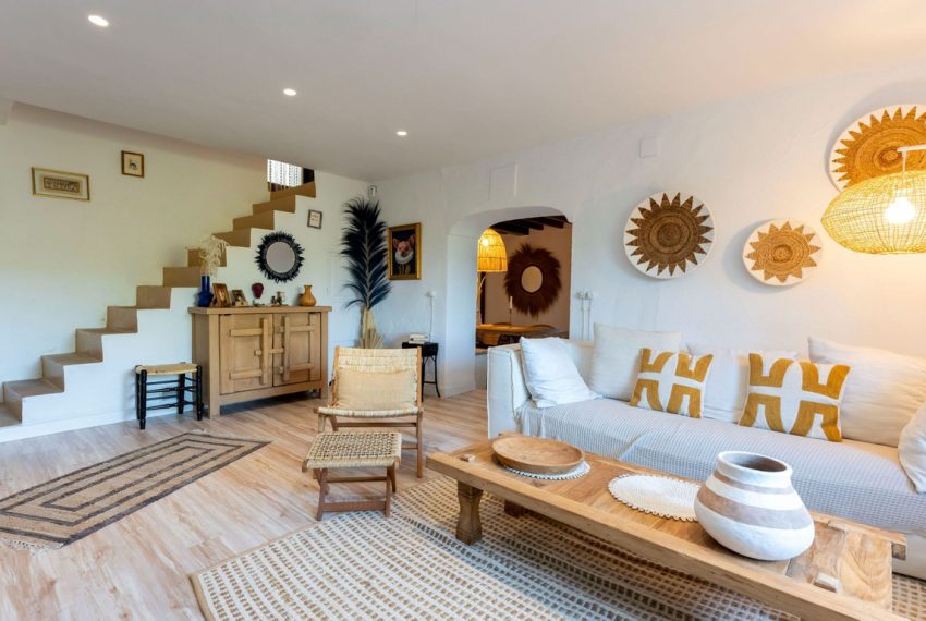 R4908751-Villa-For-Sale-Coin-Detached-8-Beds-398-Built-7