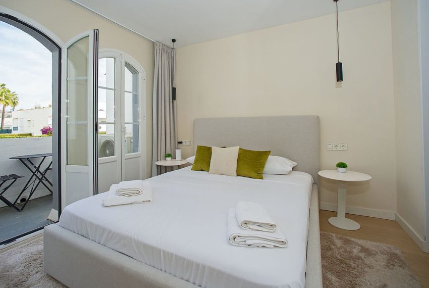 R4909336-Townhouse-For-Sale-Nueva-Andalucia-Terraced-4-Beds-172-Built-4