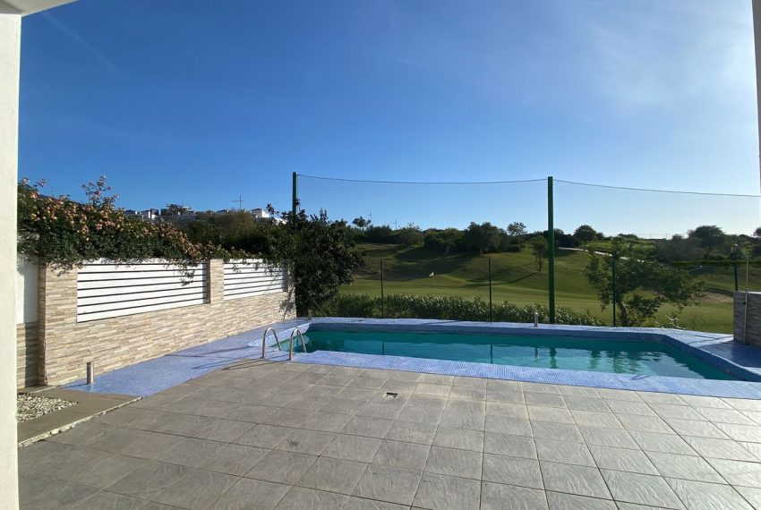 R4921282-Villa-For-Sale-Estepona-Semi-Detached-5-Beds-291-Built-1