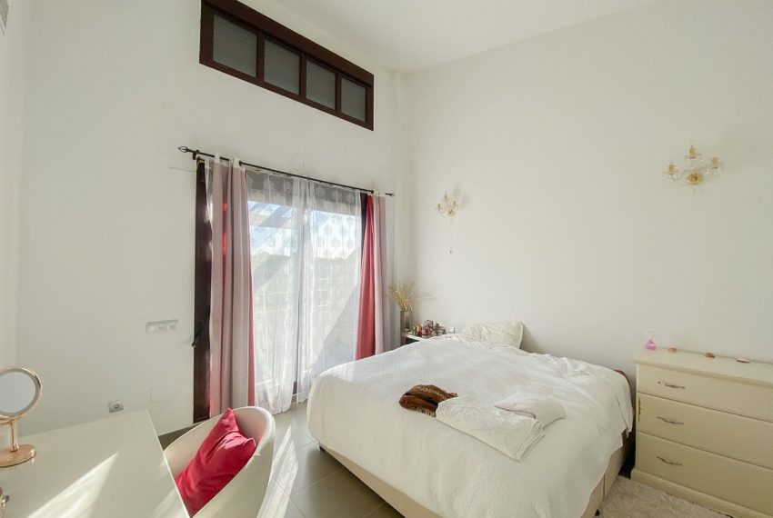 R4921282-Villa-For-Sale-Estepona-Semi-Detached-5-Beds-291-Built-8