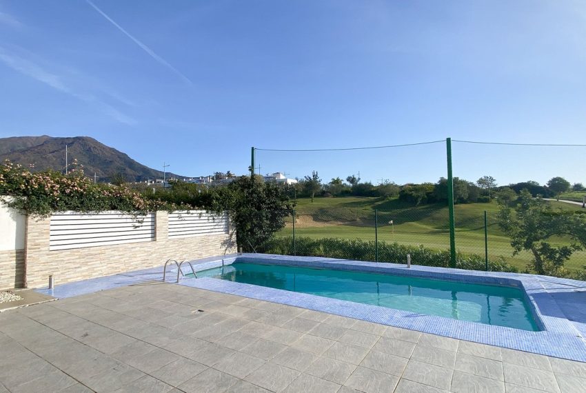 R4921282-Villa-For-Sale-Estepona-Semi-Detached-5-Beds-291-Built